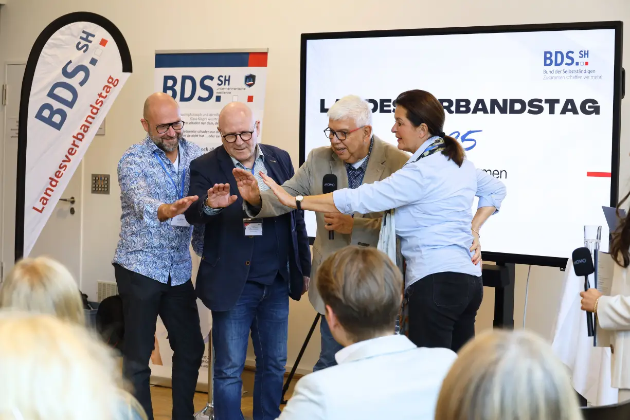 Wolfgang Koll Stellvertrender Landesvorsitzender mit Team beim Landesverbandstag 2025.